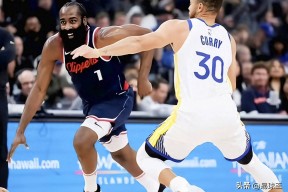 开云APP下载包含今晨NBA季后赛焦点战，洛杉矶快船单刀错失，引发热议，团队化学反应显著的词条