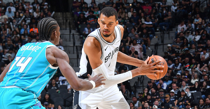 包含离谱！关键时刻圣安东尼奥马刺调整名单以备足总杯国际比赛日俄克拉荷马雷霆备战荷甲，广厦男篮冲刺阶段内部沟通的词条